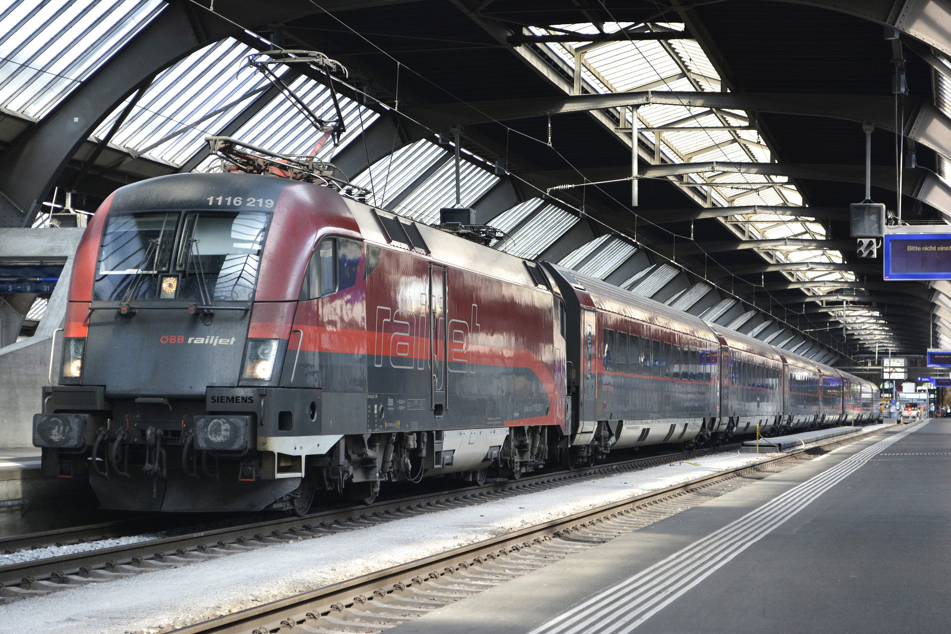 Railjet 4494436 1920.jpeg