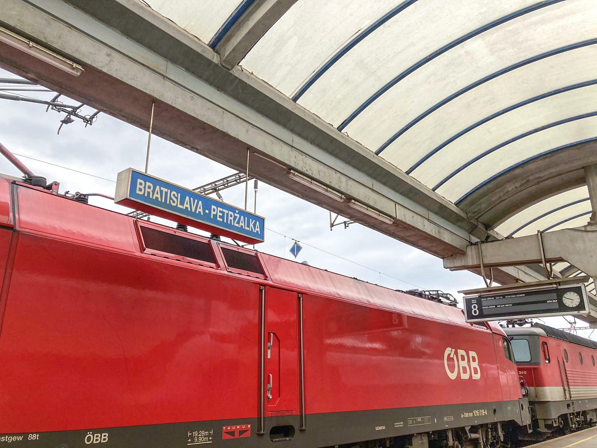 Bratislavabahnhof.jpeg