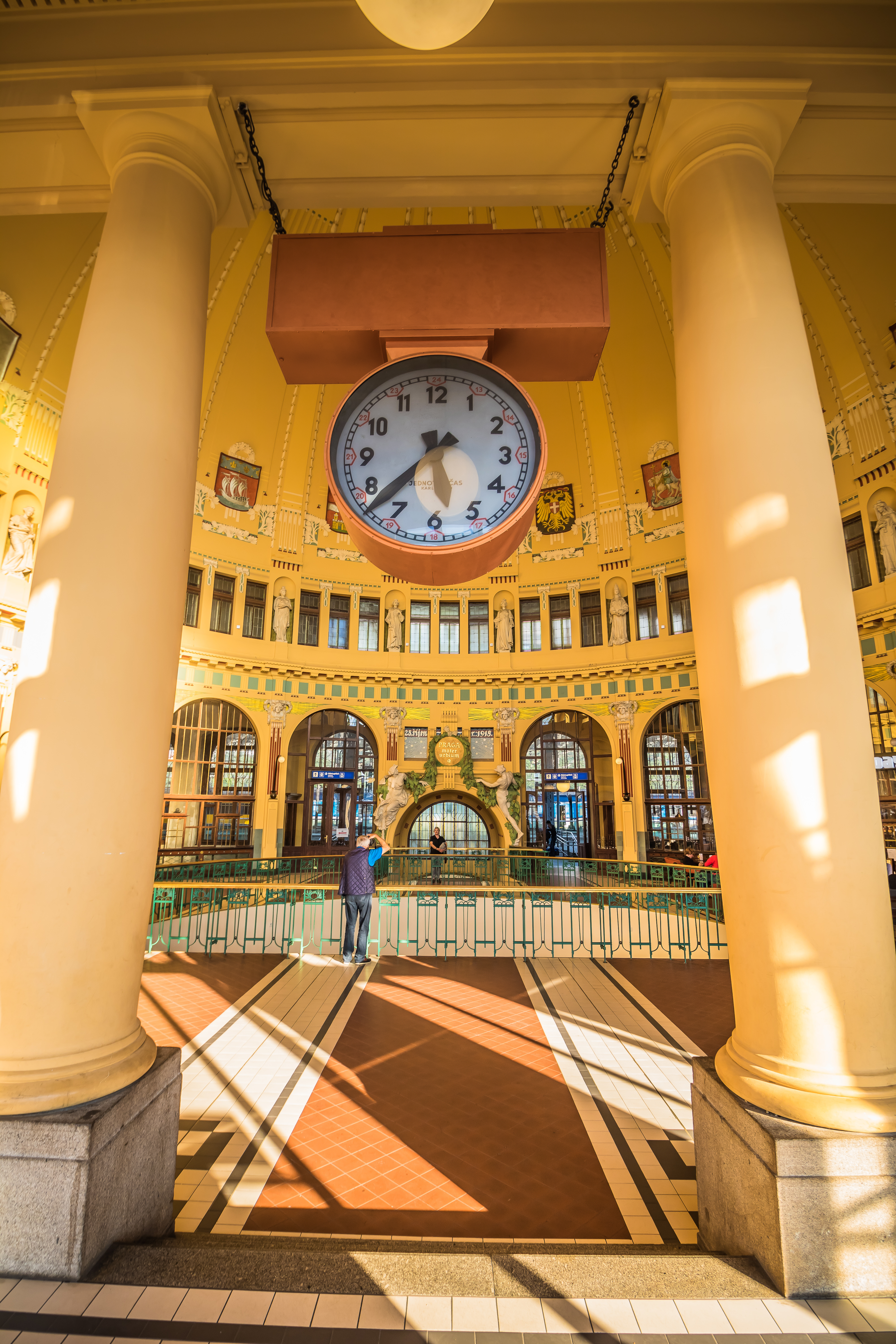 Nurredaktionelshutterstock 1297258213.jpg