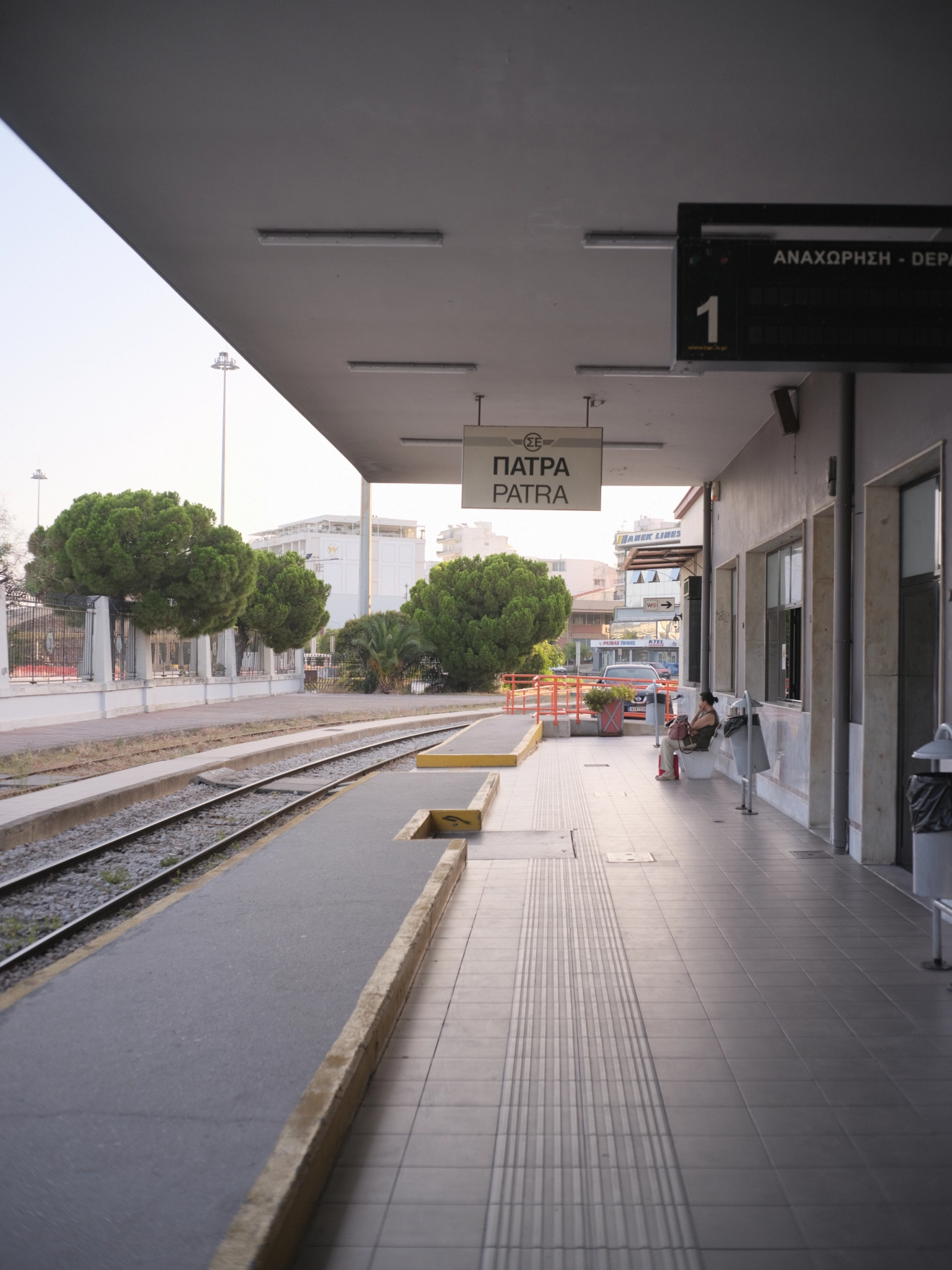 04 Bahnhof Patra 2.webp