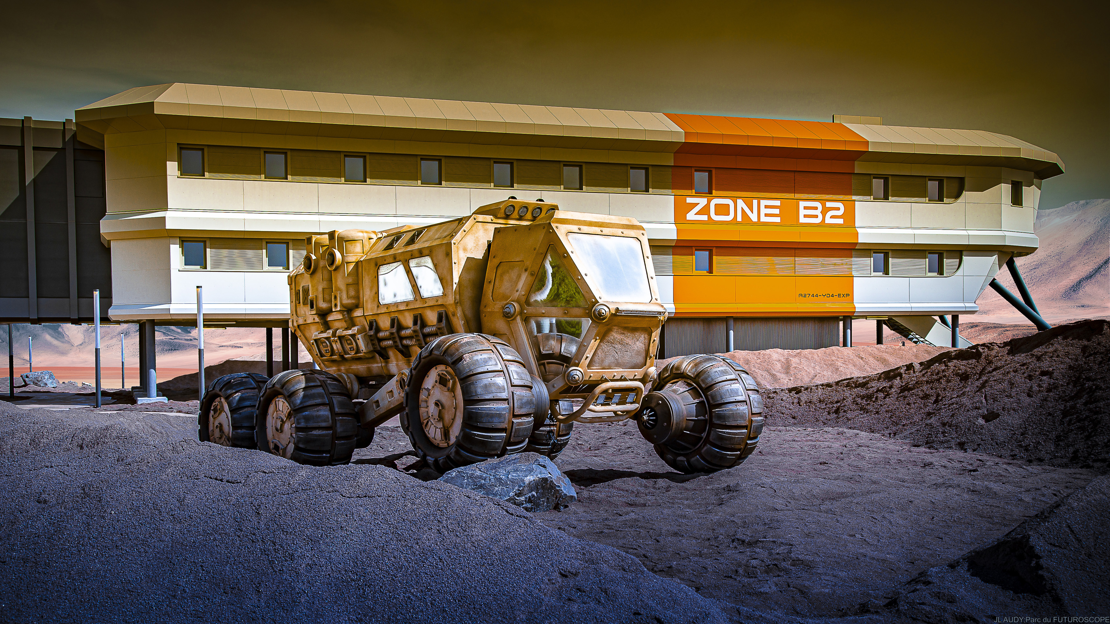 Hotel Station Cosmos 1.jpg